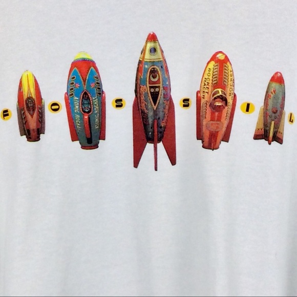FOSSIL CLASSIC WEAR T-SHIRT.  ROCKET DESIGN. - Picture 4 of 5